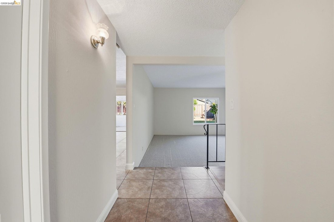 Newark, California, United States 5 - 18320102