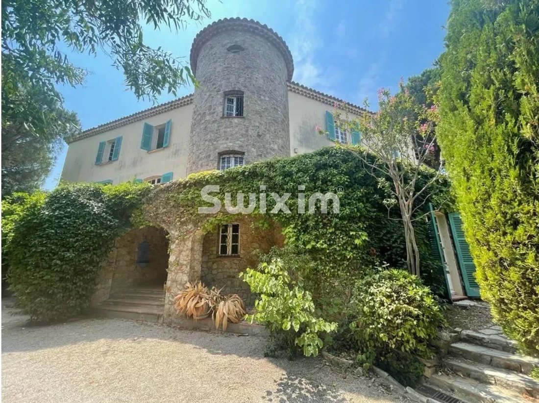 Estate in Zone Ouest Urbaine, Saint-Tropez, France 1 - 18319947