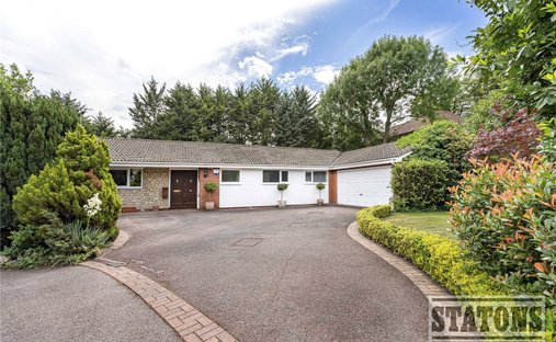 Bungalow in Barnet, England 1