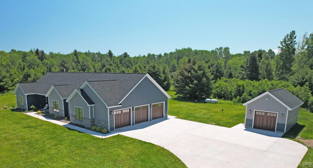 House in Houghton, Michigan, United States 1 - 18309441