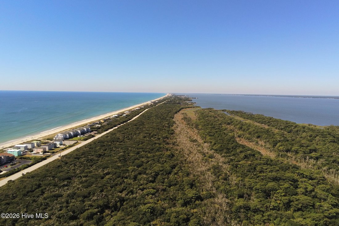 House in Pine Knoll Shores, North Carolina, United States 2 - 16982842
