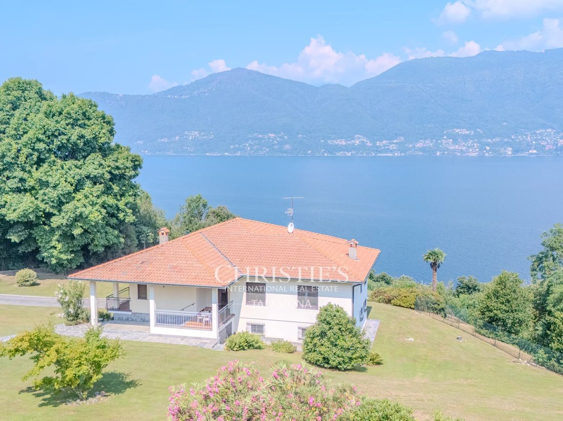 Villa in Porto Valtravaglia, Lombardy, Italy 5 - 18319874