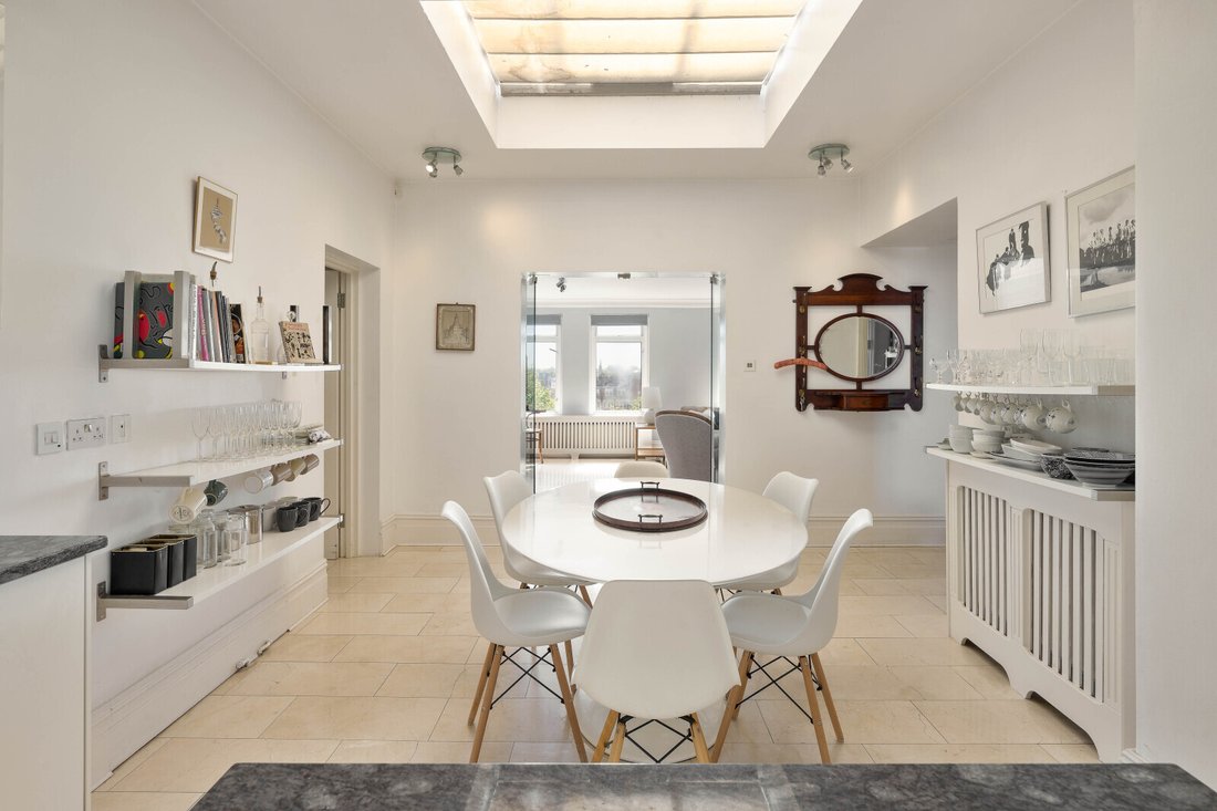 Apartment in Campden Hill, Kensington And Chelsea, England 3 - 18319484