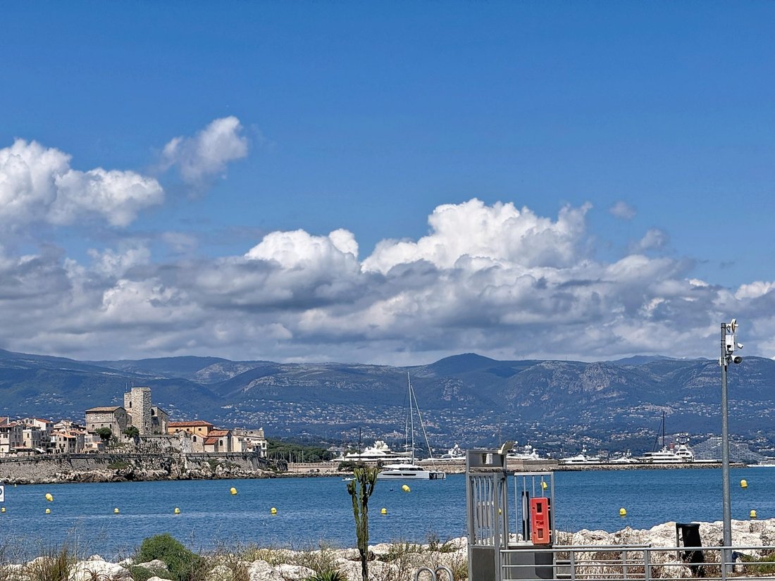 House in Antibes, Provence-Alpes-Côte d'Azur, France 5 - 18319531