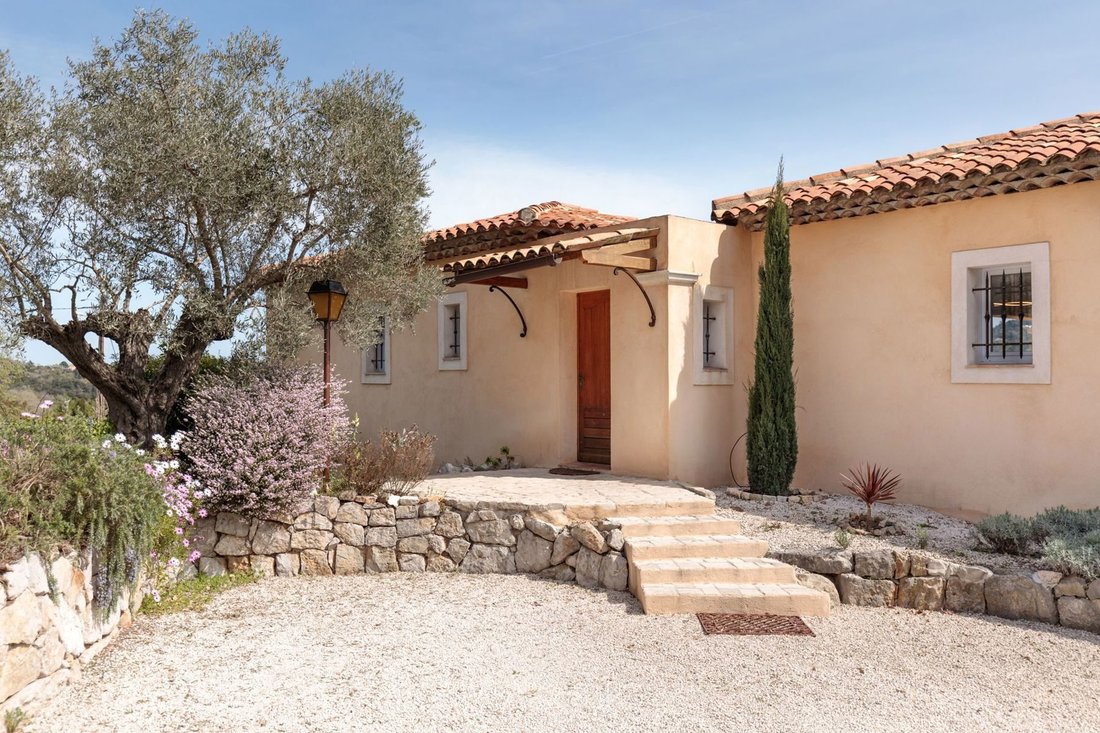 Maison à Les Adrets-de-l'Estérel, Provence-Alpes-Côte d'Azur, France 3 - 18319478