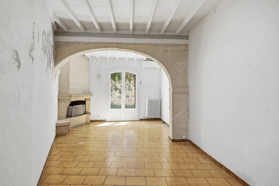 Townhouse in Arles, Provence-Alpes-Côte d'Azur, France 5 - 18249091