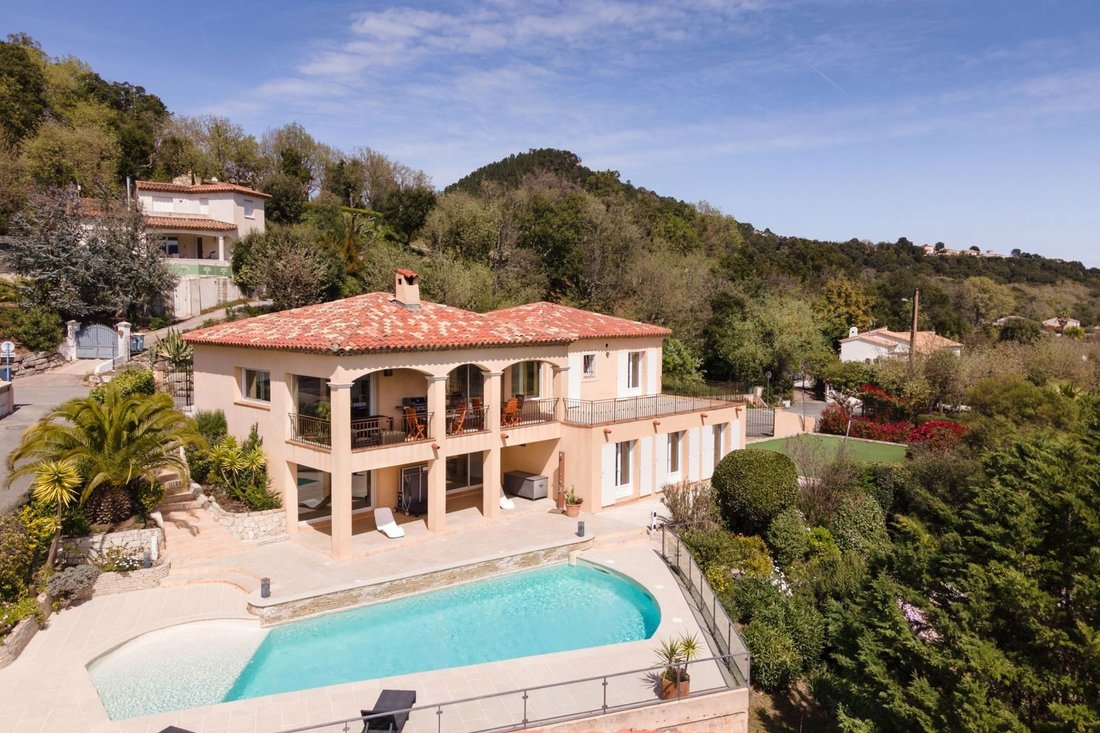 Maison à Les Adrets-de-l'Estérel, Provence-Alpes-Côte d'Azur, France 2 - 18319478