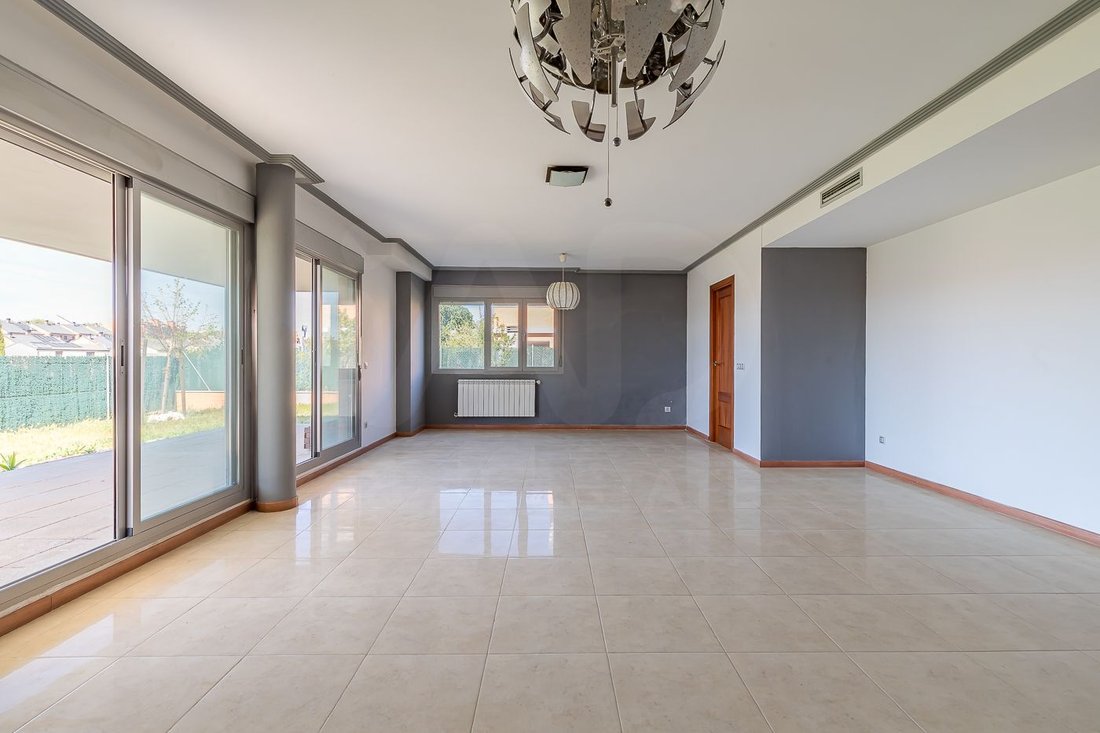 Chalet in Arroyomolinos, Comunidad de Madrid, Spain 2 - 18320458
