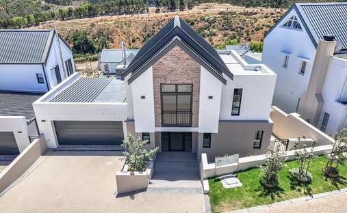 House in Kariega, Eastern Cape, South Africa 1