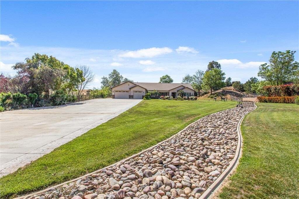 House in Cherry Valley, California, United States 4 - 18320502
