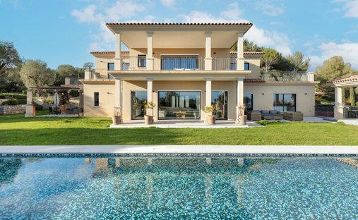 House in Sud, Roquefort-les-Pins, France 1