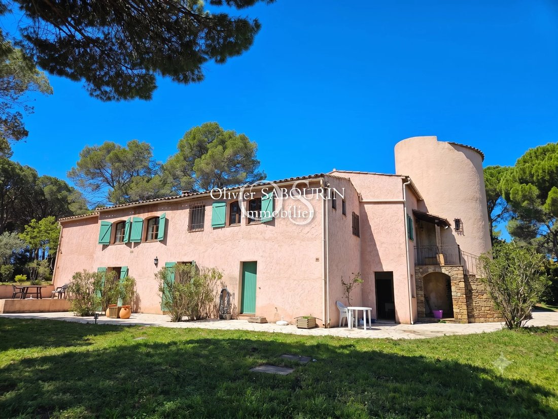 Estate in La Bouverie, Roquebrune-sur-Argens, France 2 - 18320021