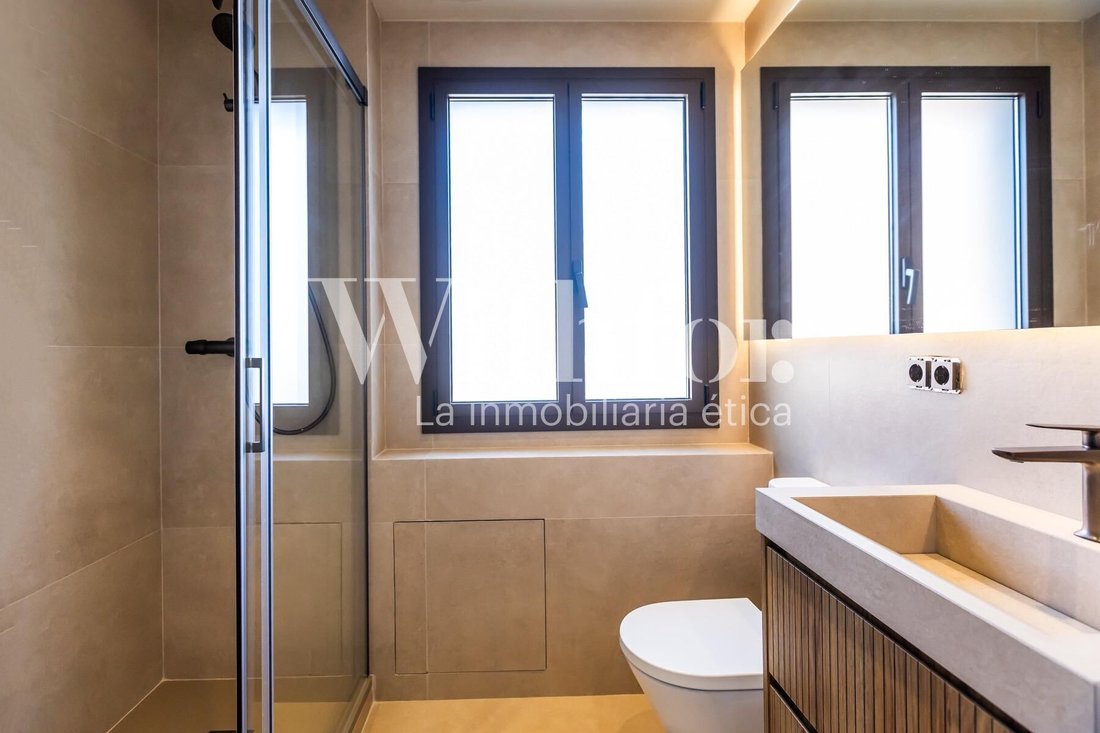 Penthouse in Eixample, Barcelona, Spain 5 - 18300275