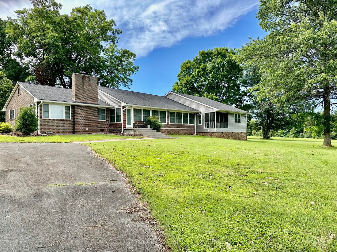 Englewood, Tennessee, United States 4 - 18320476