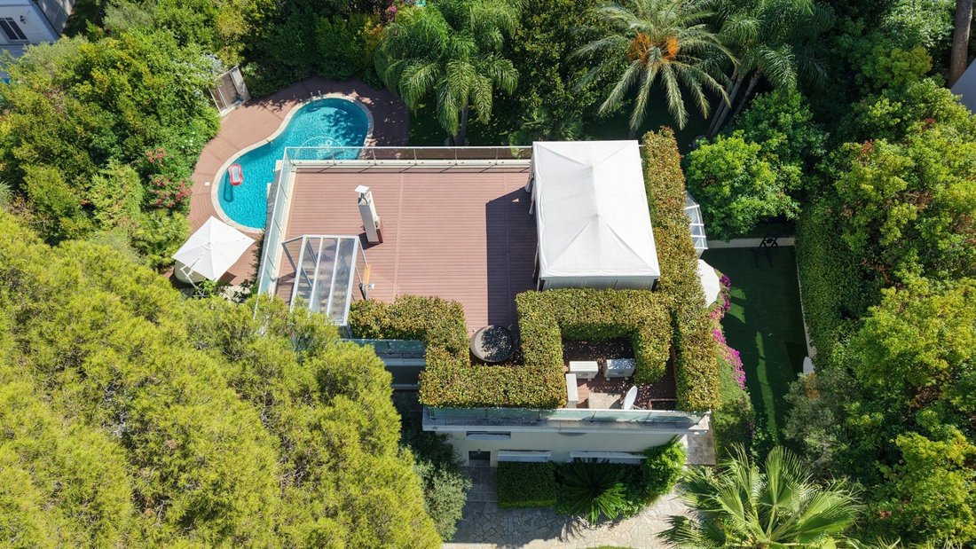 House in Antibes, Provence-Alpes-Côte d'Azur, France 3 - 18319411
