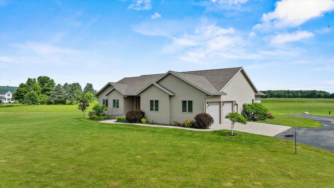 House in Marshfield, Wisconsin, United States 2 - 18320764