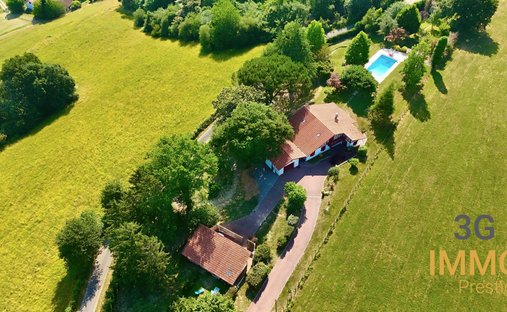 Estate in Saint-Palais, Nouvelle-Aquitaine, France 1