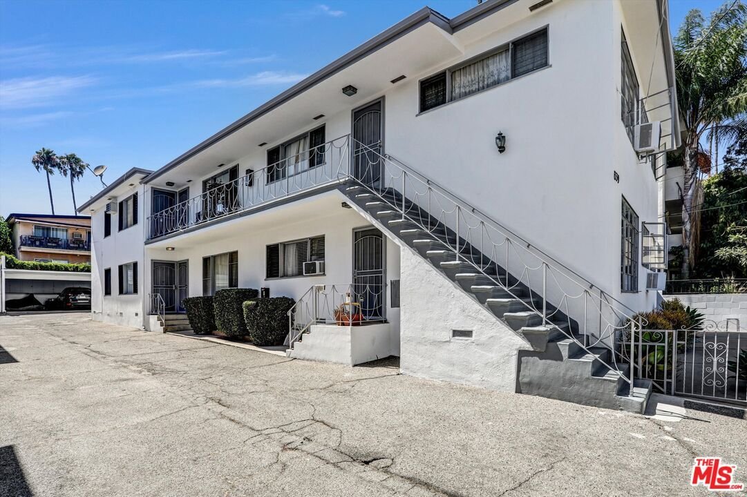 Los Angeles, California, United States 4 - 18322893