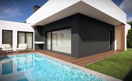 House in Fernao Ferro, Setubal, Portugal 1