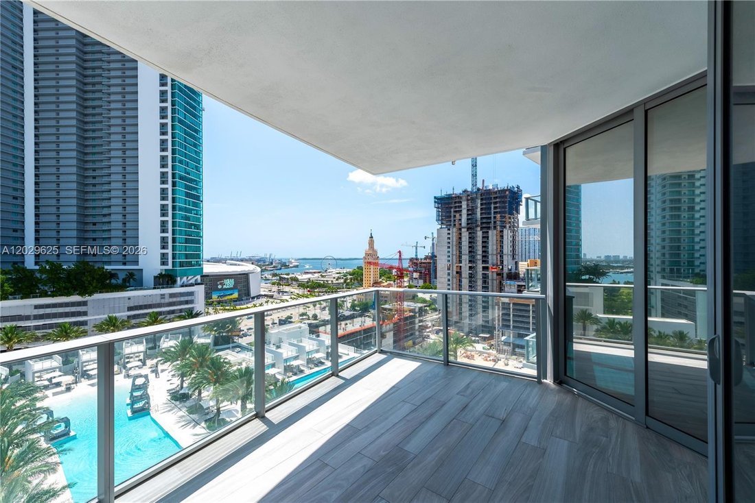 Condo in Miami, Florida, United States 4 - 18322887