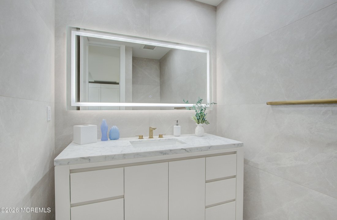 Condo in Long Branch, New Jersey, United States 5 - 18322926