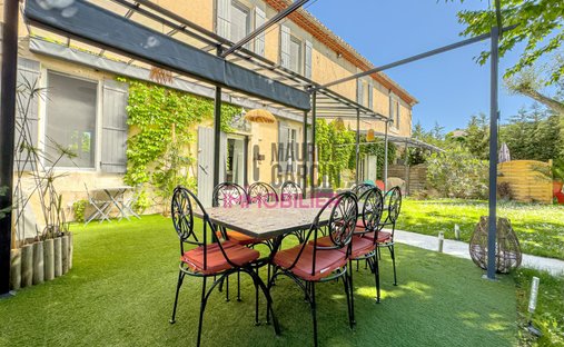 House in Nevons-route d'Apt, L'Isle-sur-la-Sorgue, France 1