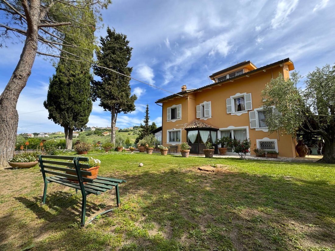 Villa in Southern Rural Area, Fermo, Marche 1 - 18323441