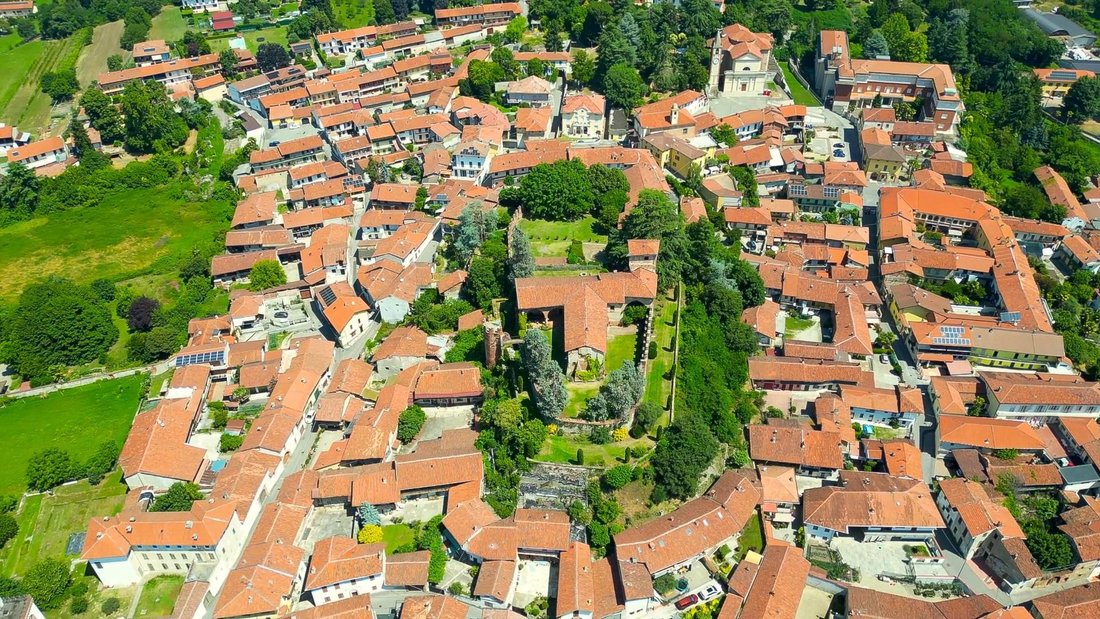 Castle in Moncrivello, Piedmont, Italy 2 - 18303285