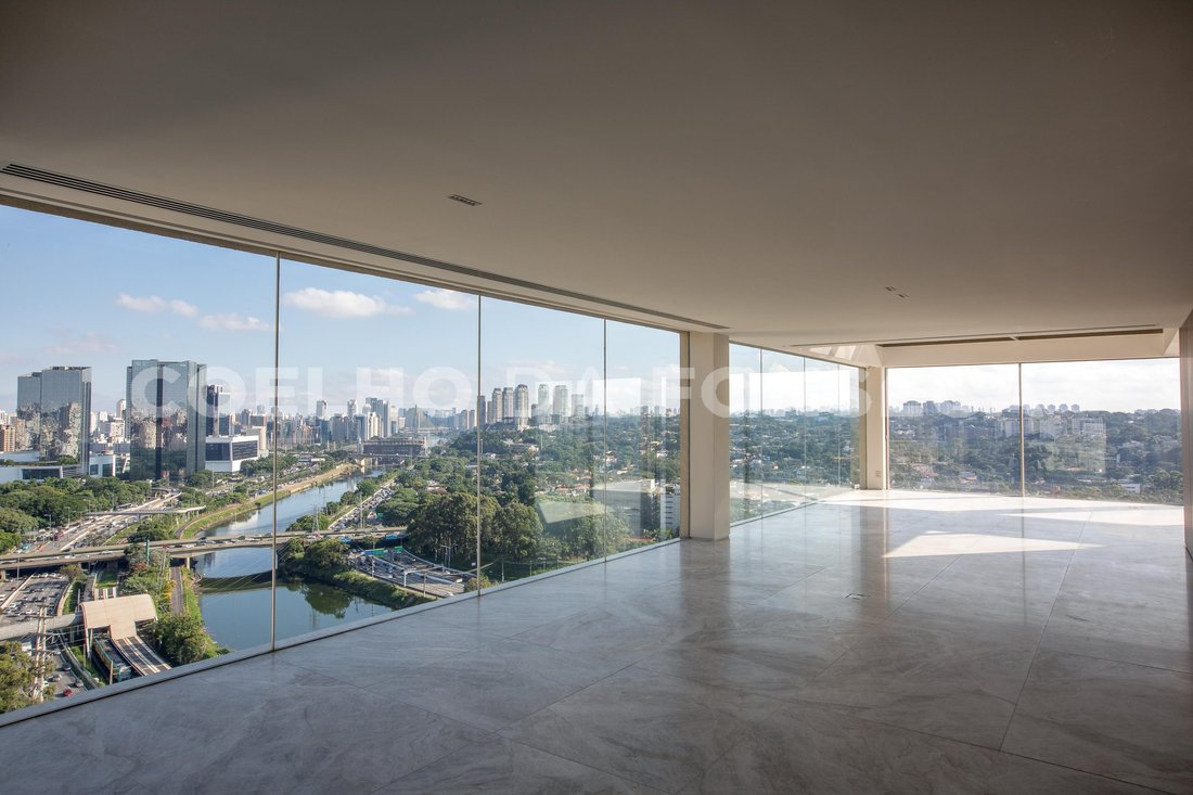 Condo in São Paulo, State of São Paulo, Brazil 4 - 18323580