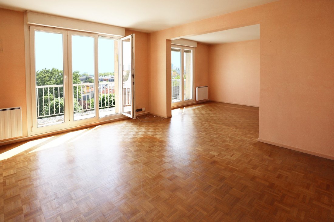 Apartment in Arrondissement of Bobigny, Ile-de-France, France 3 - 18323731