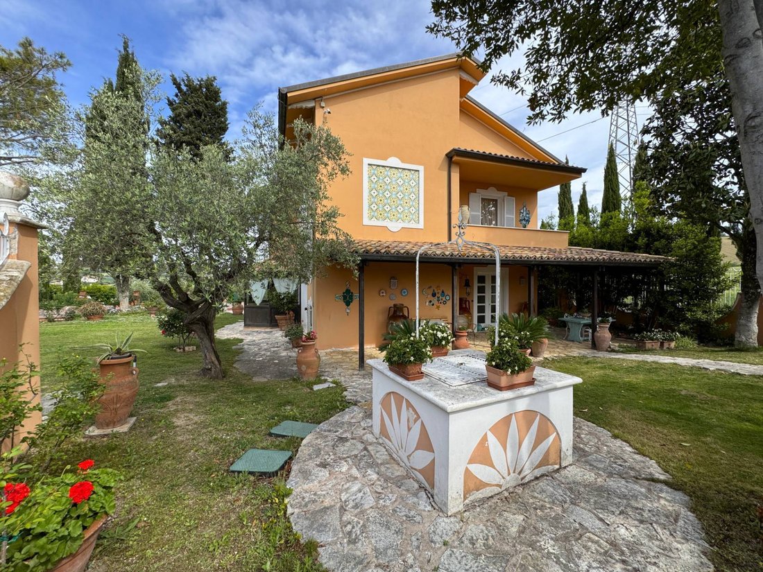 Villa in Southern Rural Area, Fermo, Marche 2 - 18323441