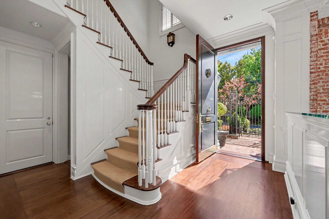 House in Greenwich, Connecticut, United States 2 - 17990198