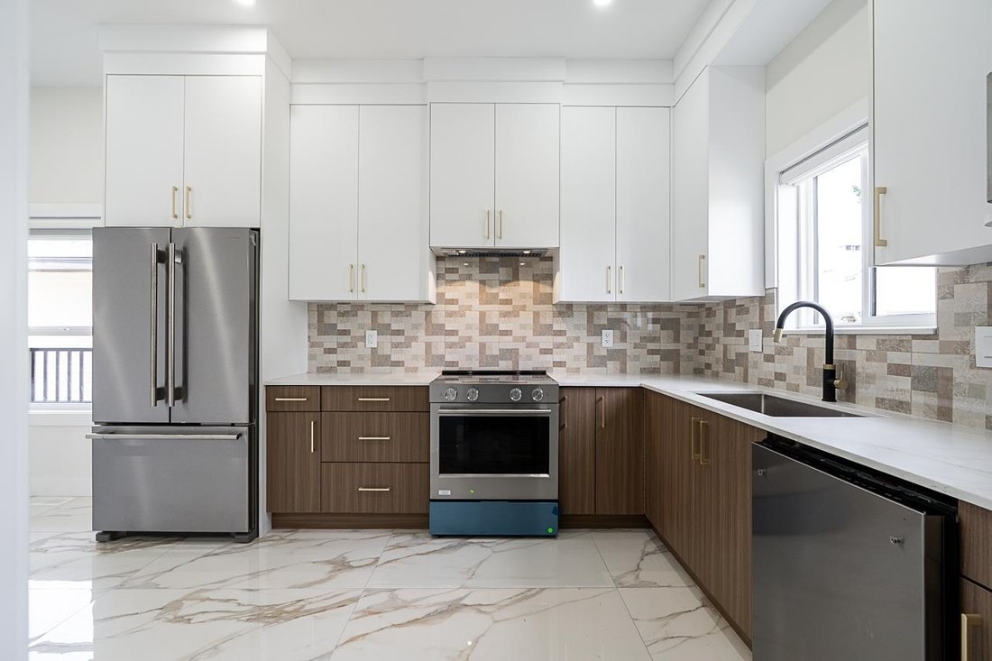 House in Surrey, British Columbia, Canada 5 - 18323473