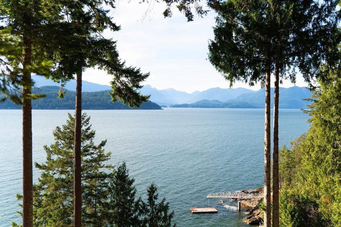 House in Bowen Island, British Columbia, Canada 1 - 18323488