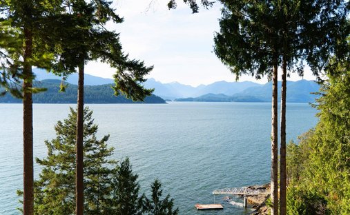House in Bowen Island, British Columbia, Canada 1