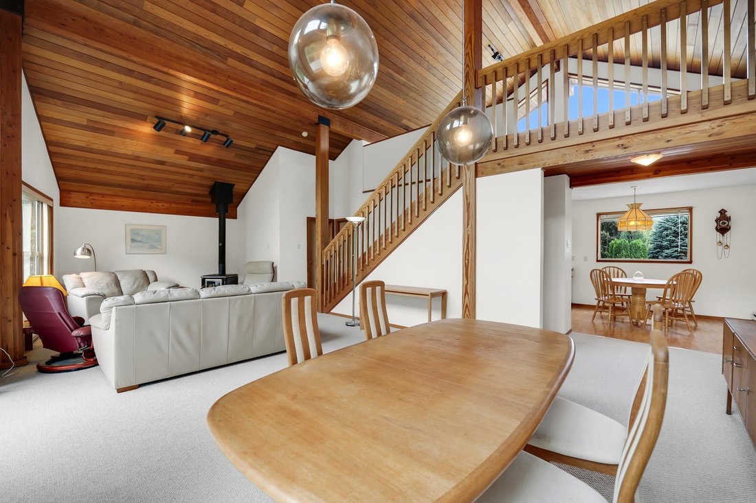 House in Squamish, British Columbia, Canada 5 - 18323470