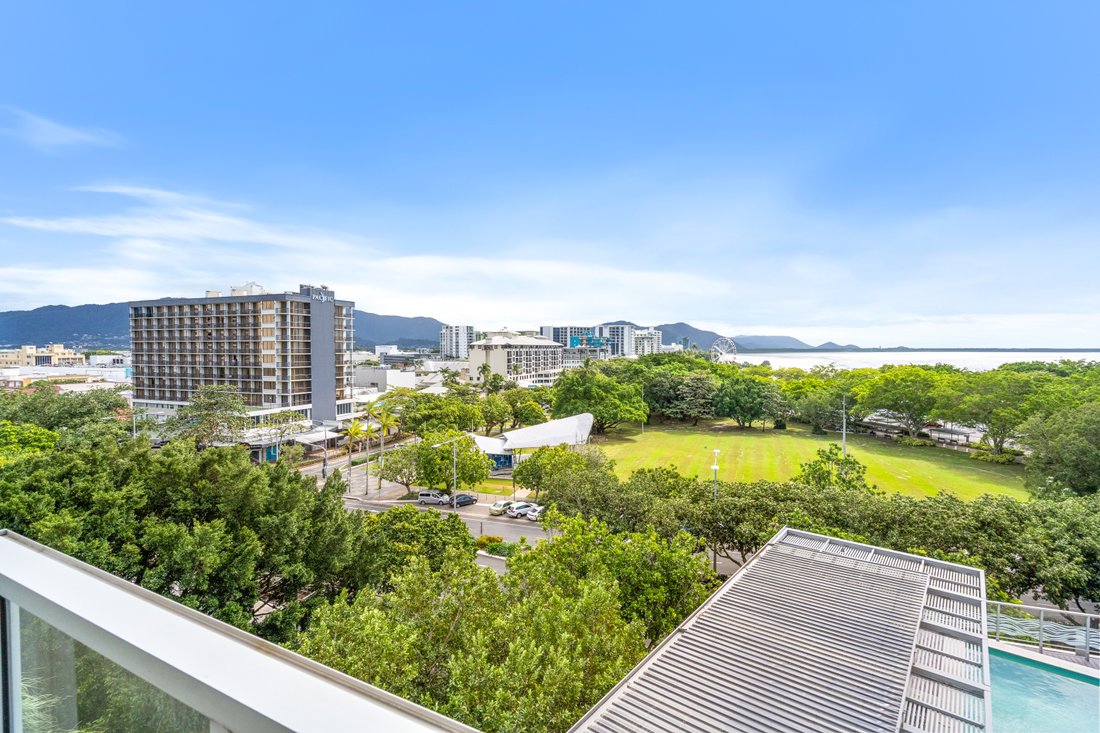 House in Cairns City, Queensland, Australia 3 - 18323804