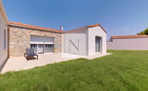 House in Saint-Sauveur-d'Aunis, Nouvelle-Aquitaine, France 1