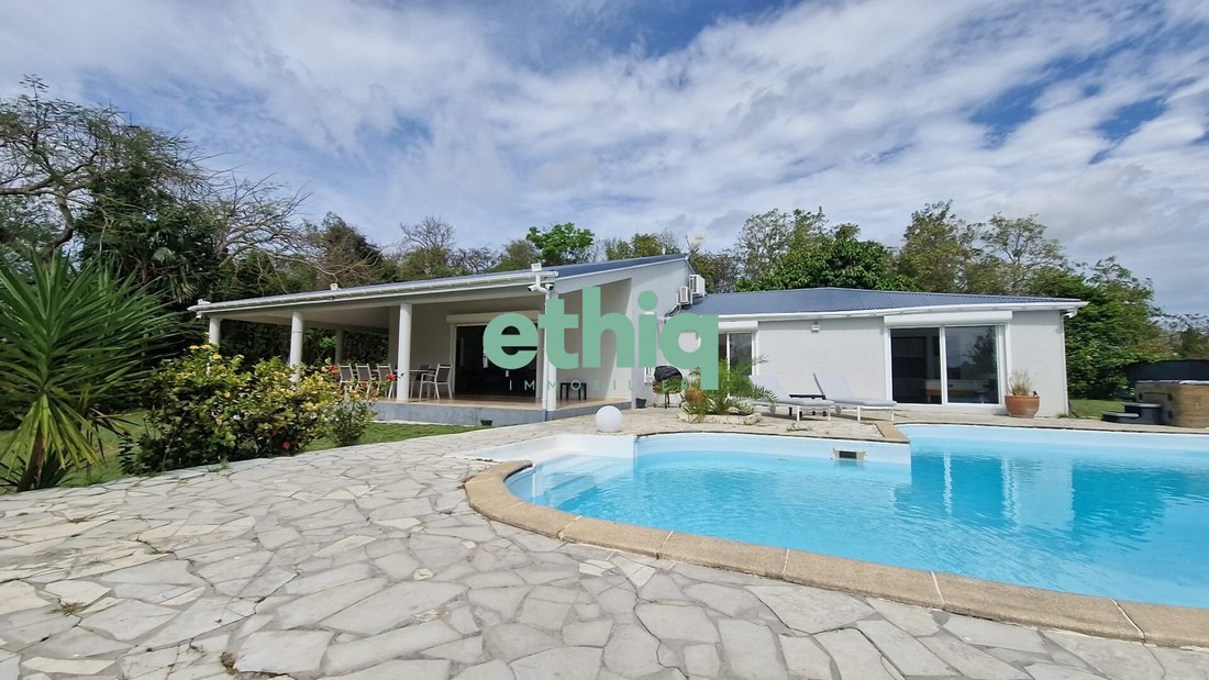 Villa in Le Gosier, Grande-Terre, Guadeloupe 1 - 18323624