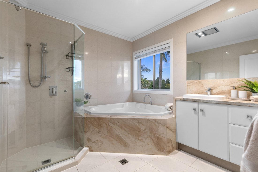 House in Helensvale, Queensland, Australia 4 - 18323787
