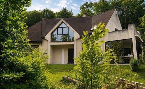 House in Angicourt, Hauts-de-France, France 1