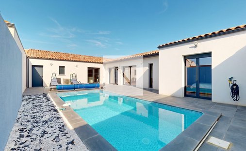 Villa in Dompierre-sur-Mer, Nouvelle-Aquitaine, France 1