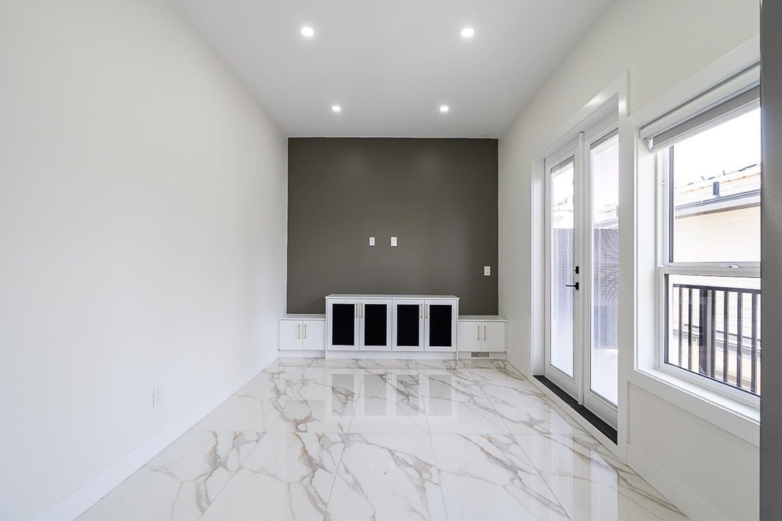 House in Surrey, British Columbia, Canada 4 - 18323473