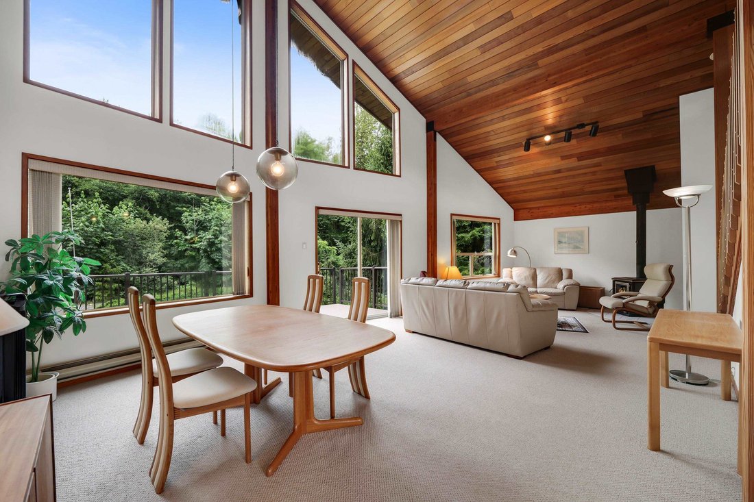 House in Squamish, British Columbia, Canada 3 - 18323470