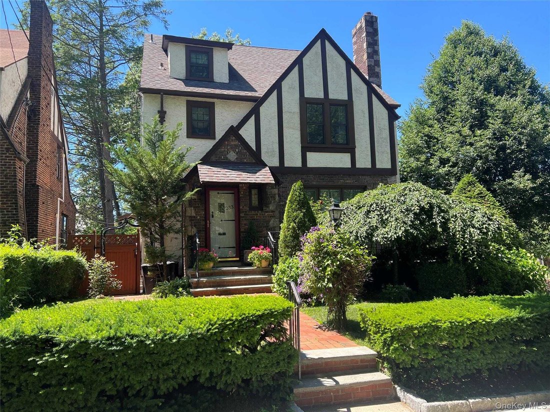 House in Yonkers, New York, United States 1 - 17831467