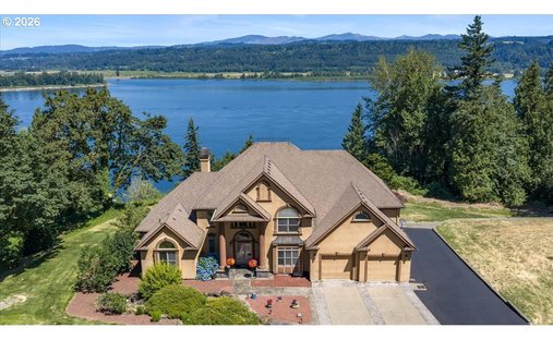 House in Corbett, Oregon, United States 1