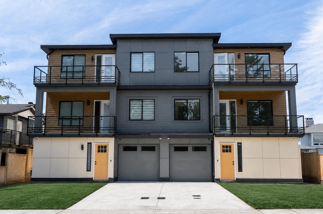 House in Surrey, British Columbia, Canada 2 - 18323473