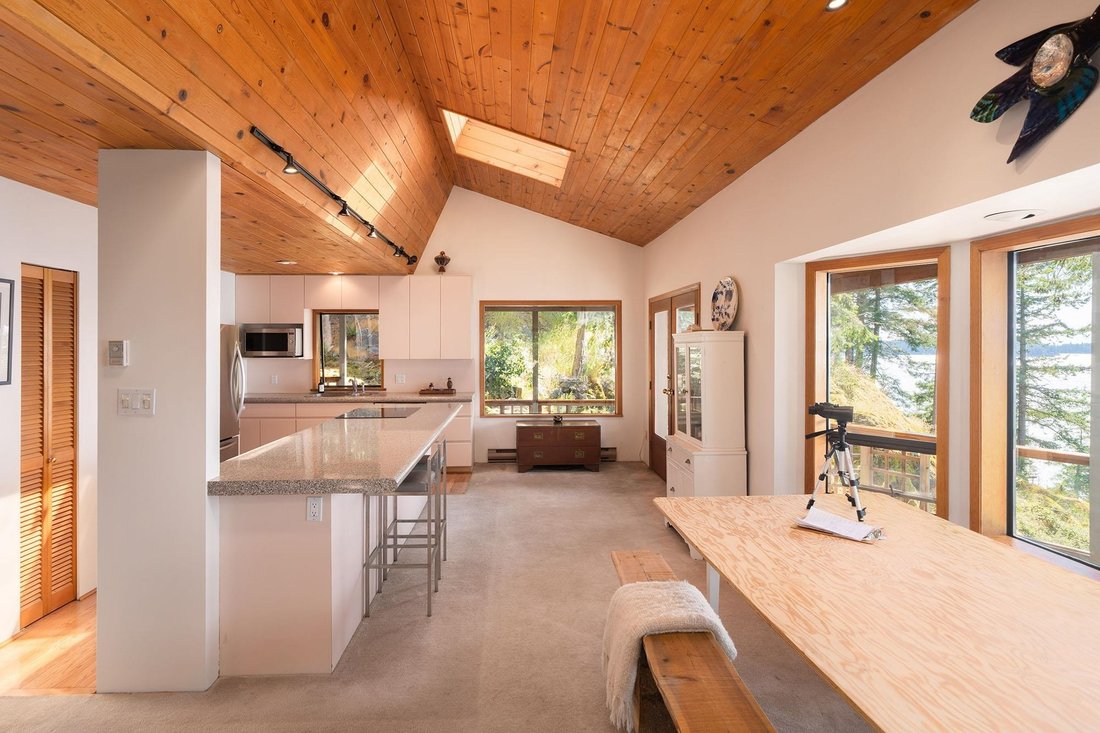 House in Bowen Island, British Columbia, Canada 5 - 18323488