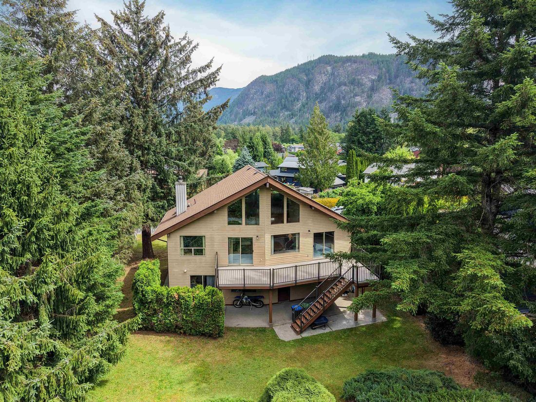 House in Squamish, British Columbia, Canada 2 - 18323470