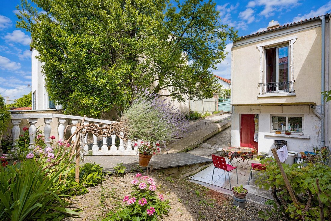 House in Arrondissement of Bobigny, Ile-de-France, France 1 - 18323768
